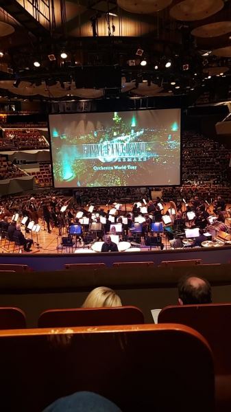 Приятный подарок: жена сводила поклонника Final Fantasy VII Remake на концерт по его любимой игре 